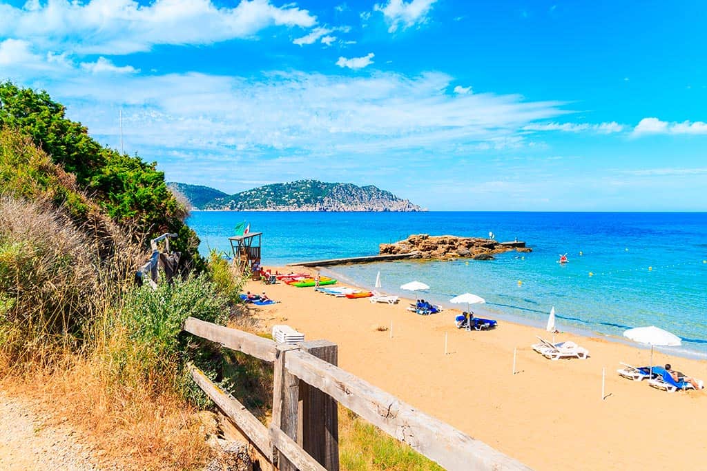 Alquiler de coches en Ibiza 8